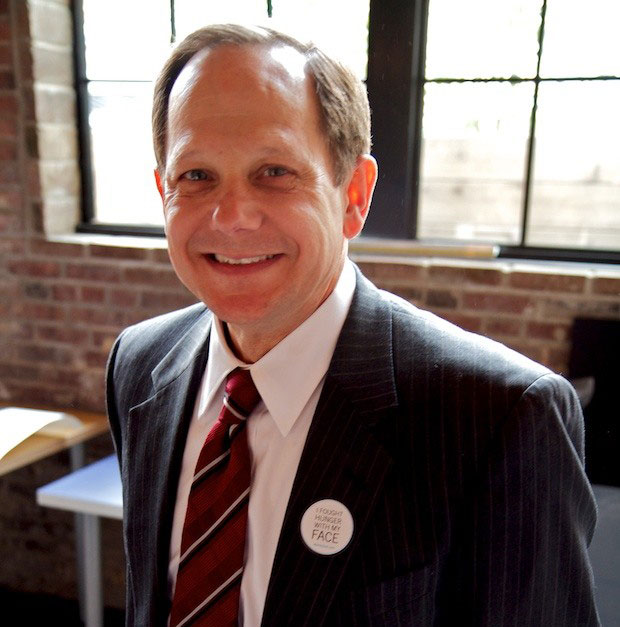 Mayor Slay visits Atomicdust for Face Off Against Hunger