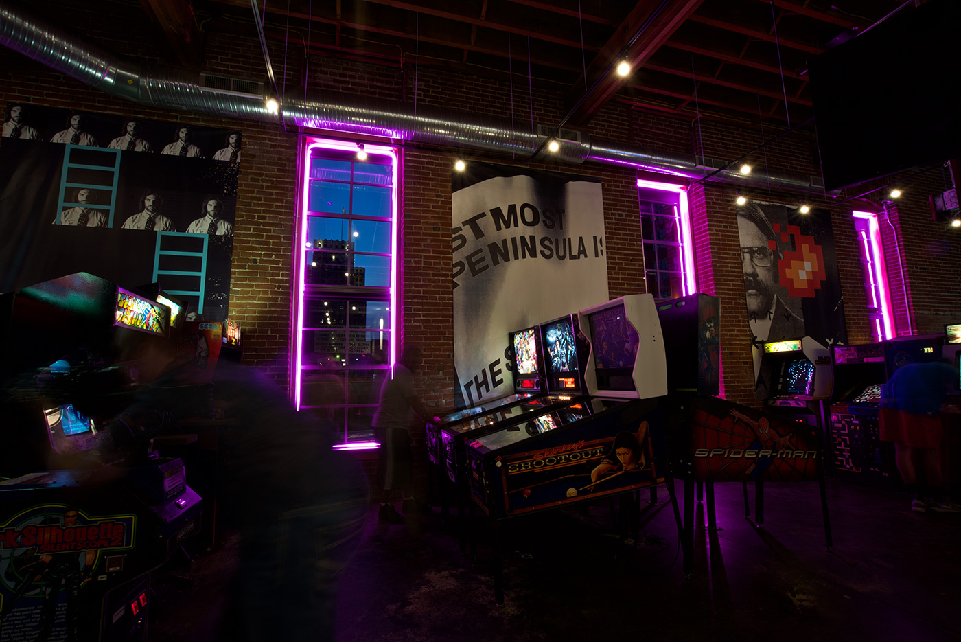 Neon lights used in the Interior branding for Start Bar