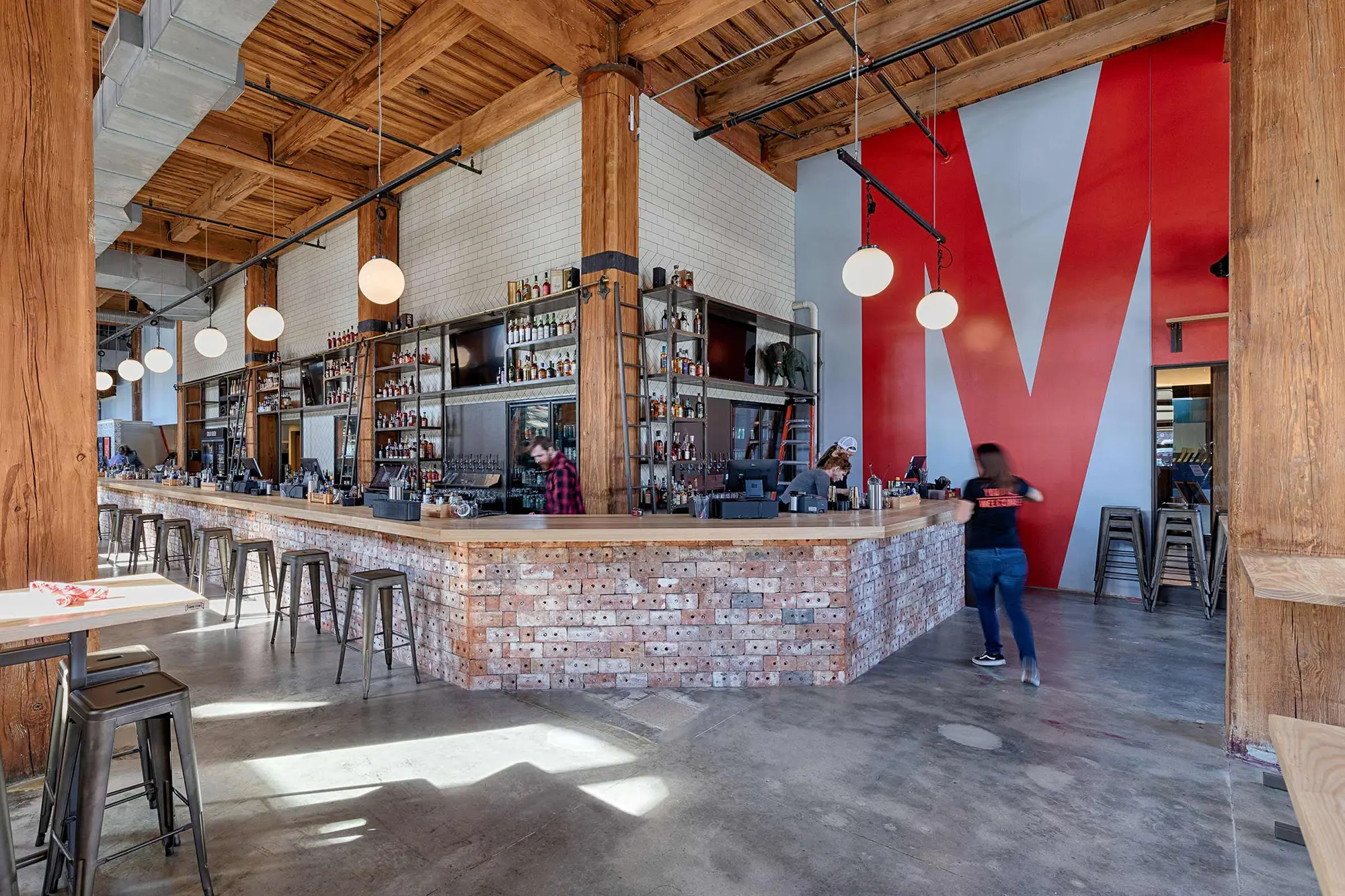 Midwestern - Restaurant branding interior bar