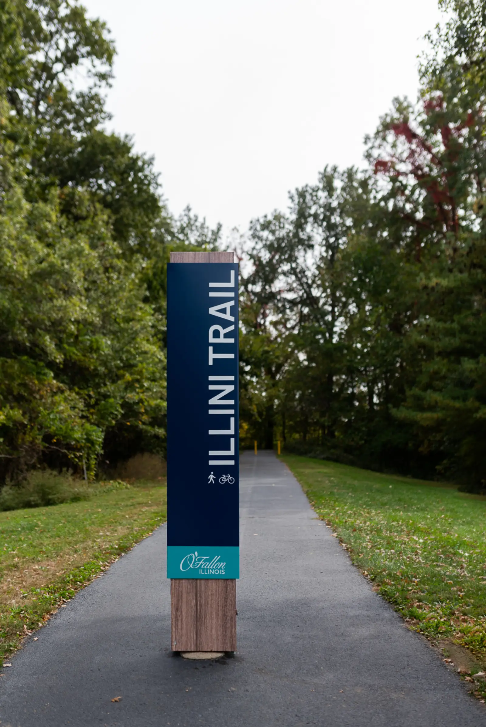 Illini Trail marker along the pathway in O'Fallon, Illinois
